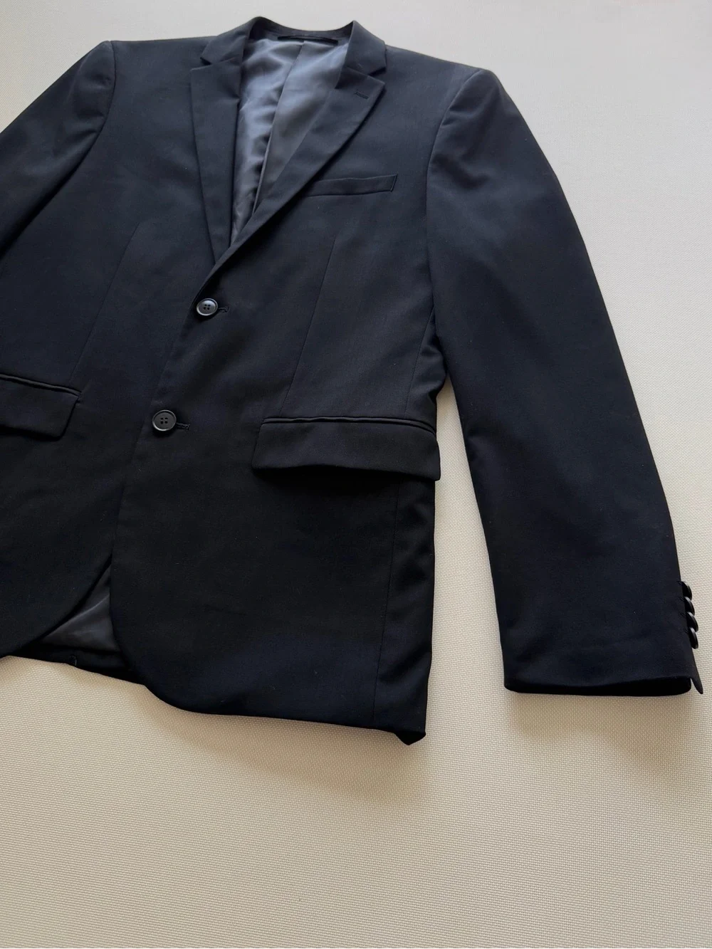 H&M Men's Black Two-Button Blazer with Notch Lapel